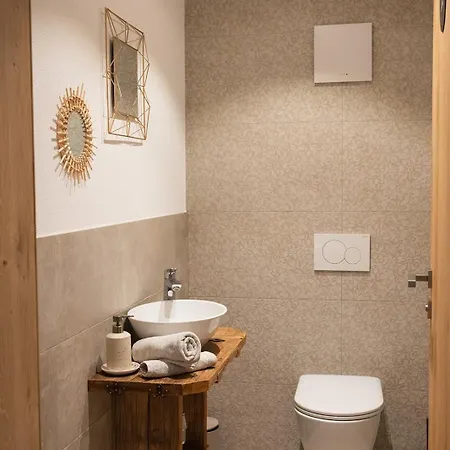Yogahof - Boutique Alpine Hideaway *