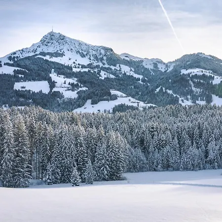 アパート Yogahof Kitzbuehel - Boutique Alpine Hideaway